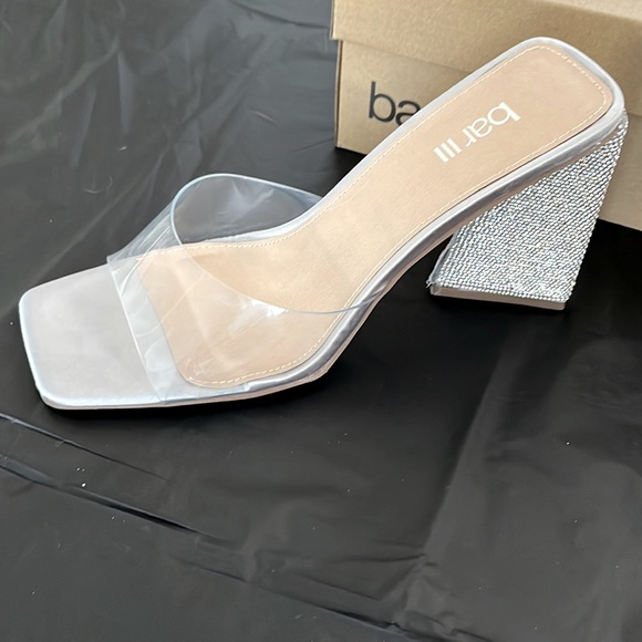 Bar III dress sandals. Perfect condition. - Picture 2 of 3